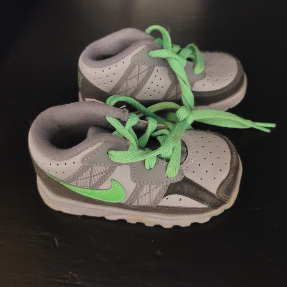 Nike Kids Gray and Neon Green Sneakers